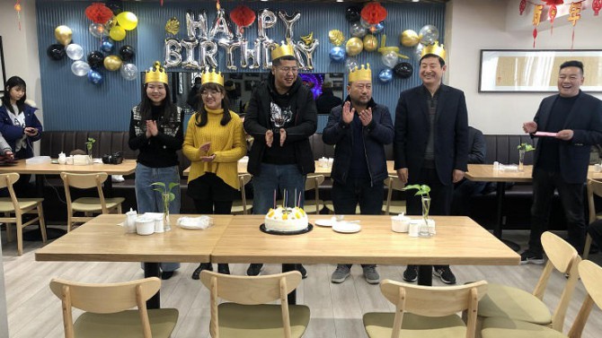 1月生日會(huì)丨愛(ài)讓我們一起成長(zhǎng)